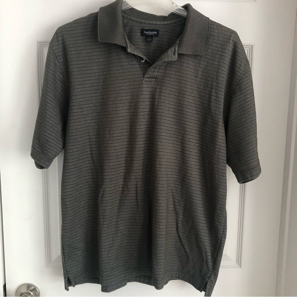 Van Heusen Polo Style Short Sleeve Shirt